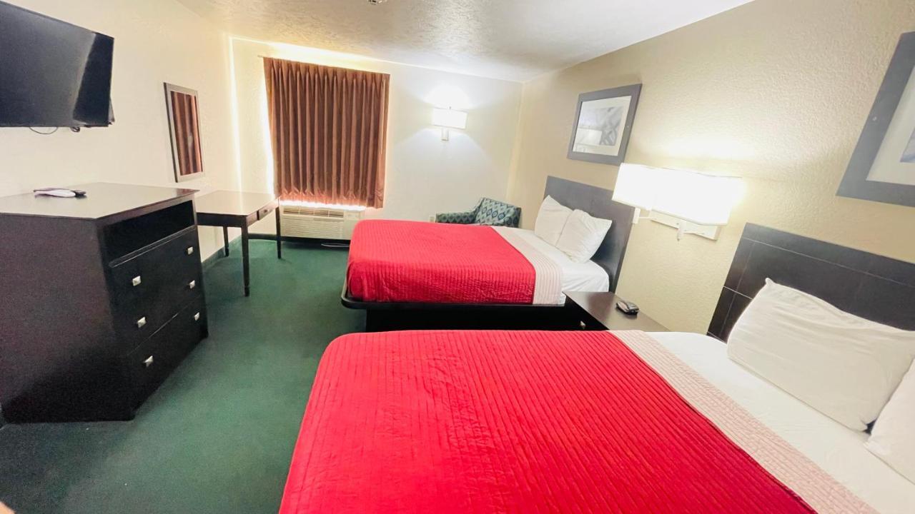 Pinckneyville Inn And Suites Экстерьер фото