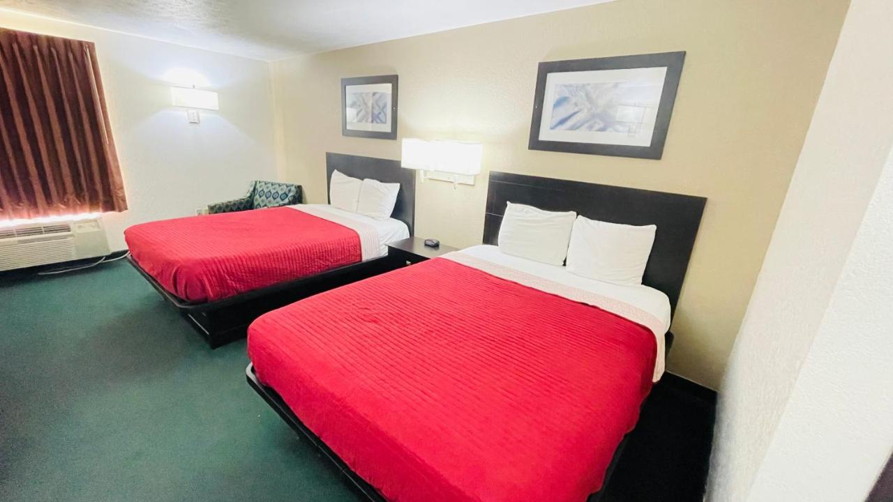 Pinckneyville Inn And Suites Экстерьер фото