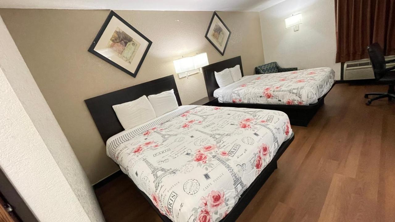 Pinckneyville Inn And Suites Экстерьер фото