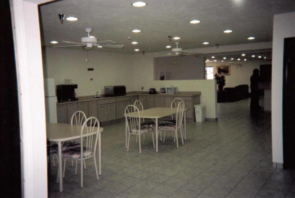 Pinckneyville Inn And Suites Экстерьер фото